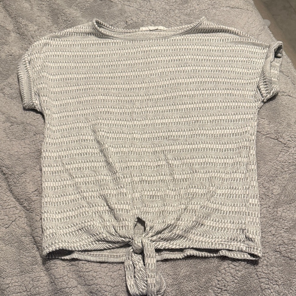 Caution To The Wind Light Gray Knotted Tee